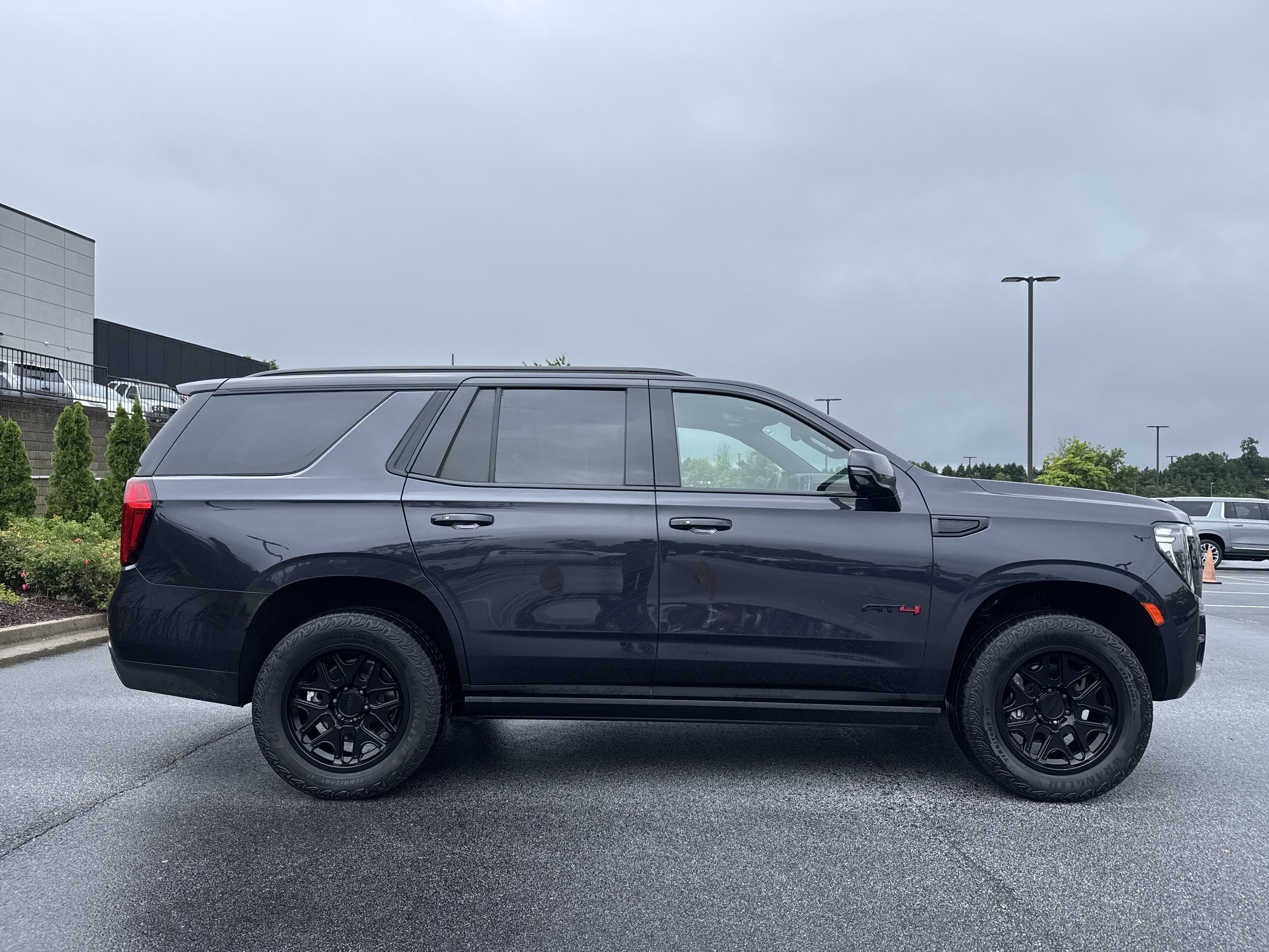 Used 2024 GMC Yukon AT4 w/ AT4 Premium Package AWD/4WD image 11