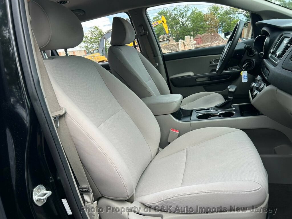 Used 2019 Kia Sedona L FWD image 30