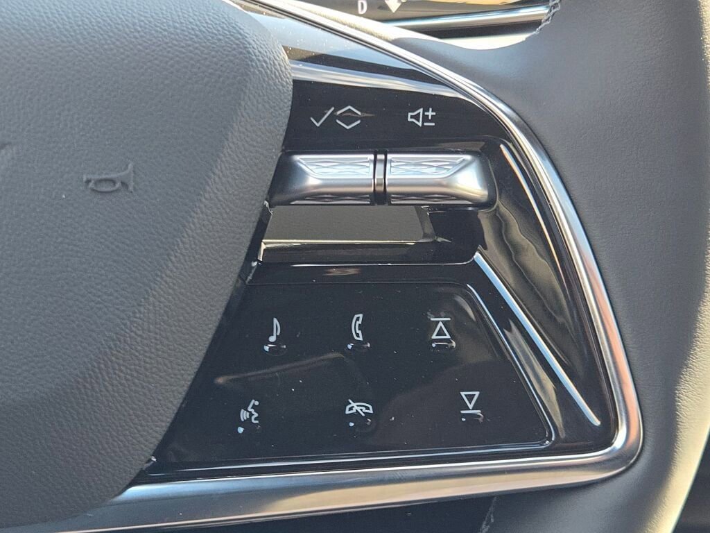 New 2026 Cadillac Lyriq Premium Luxury image 33