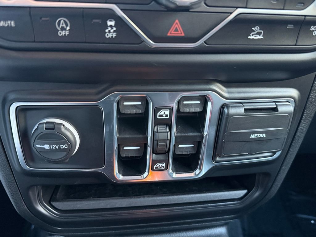 Used 2022 Jeep Wrangler Unlimited Sport image 23