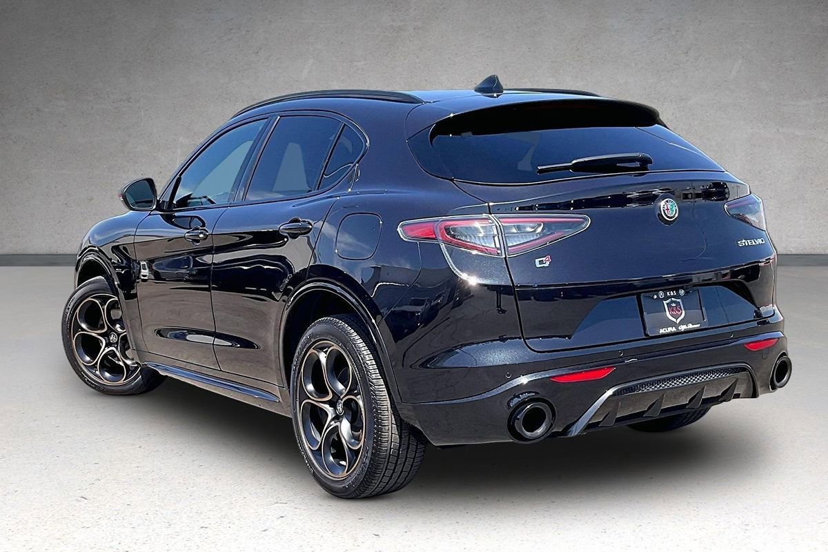 Used 2025 Alfa Romeo Stelvio Sprint AWD/4WD image 28