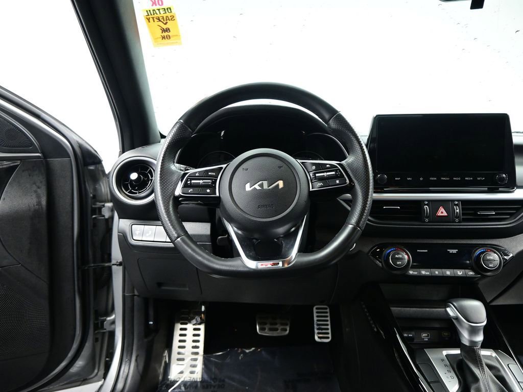 Used 2023 Kia Forte GT-Line w/ GT-Line Technology Package image 19