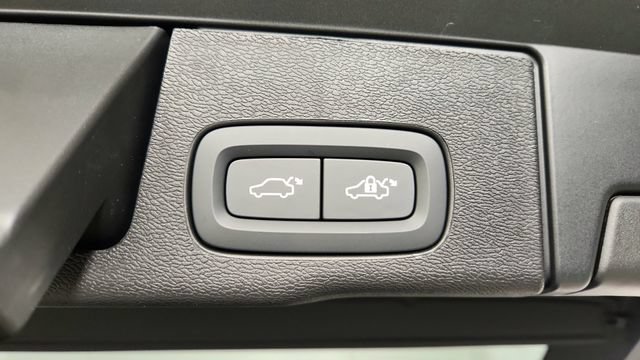 New 2026 Volvo XC60 B5 Plus w/ Climate Package AWD/4WD image 43