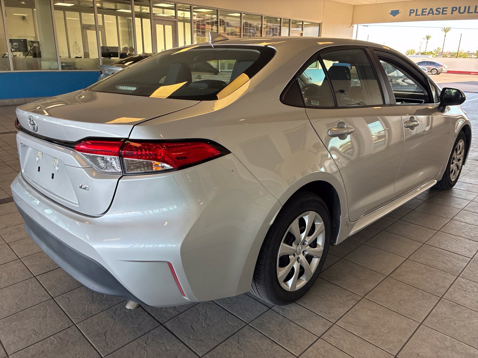 Used 2025 Toyota Corolla LE FWD image 6