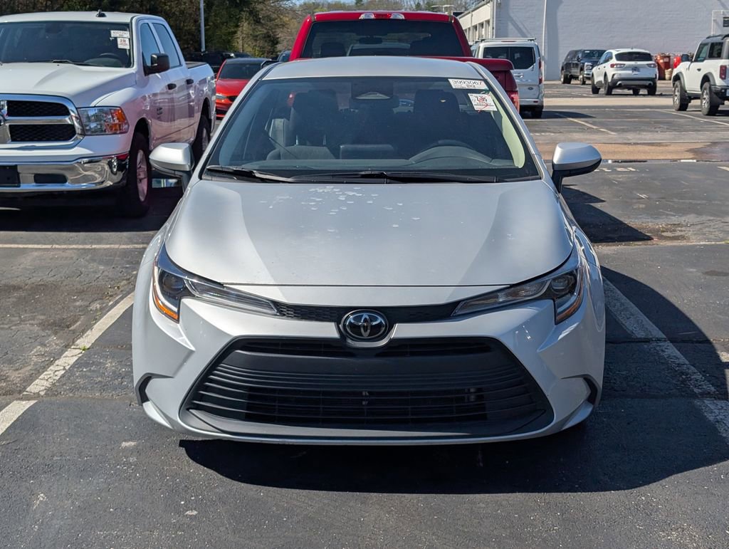 Used 2024 Toyota Corolla LE image 3