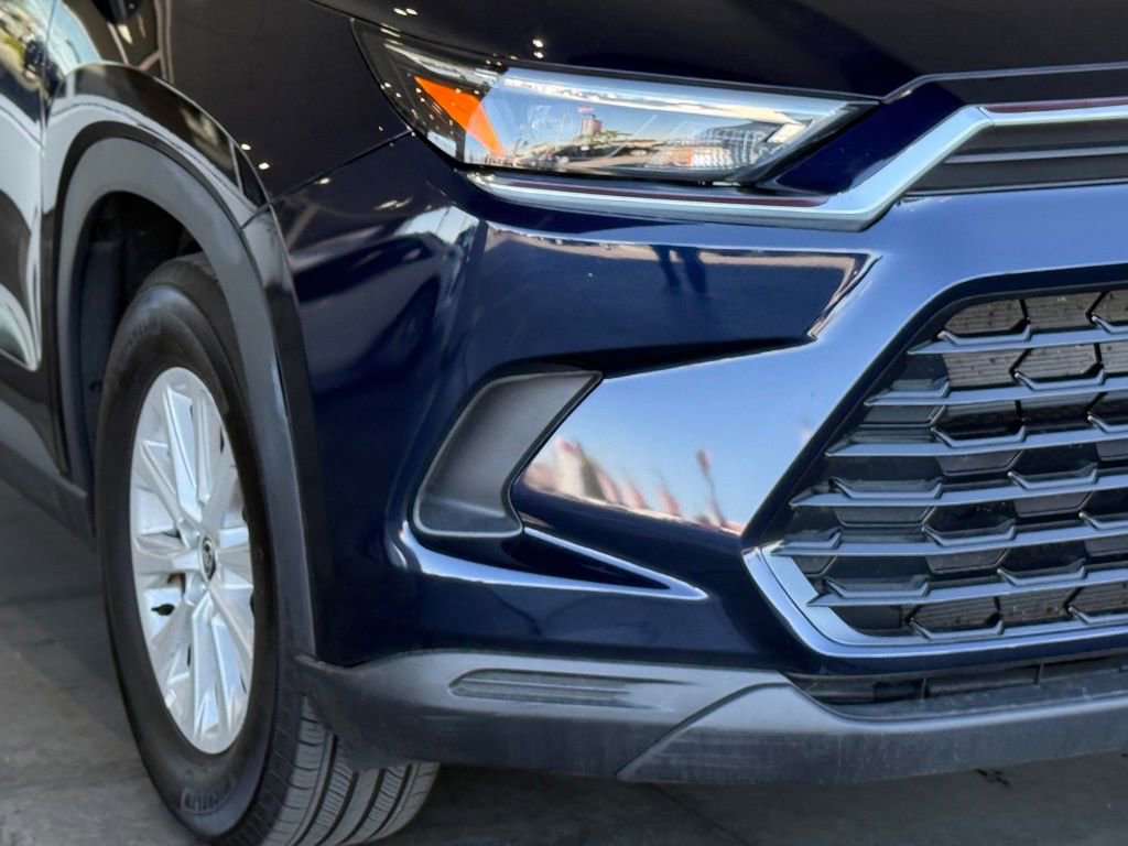 Used 2025 Toyota Grand Highlander FWD image 8
