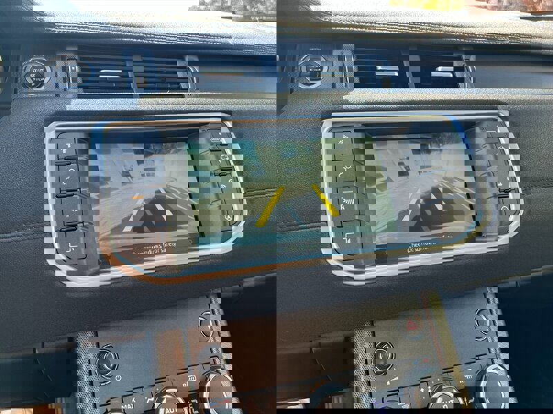 Used 2018 Land Rover Range Rover Evoque SE image 35