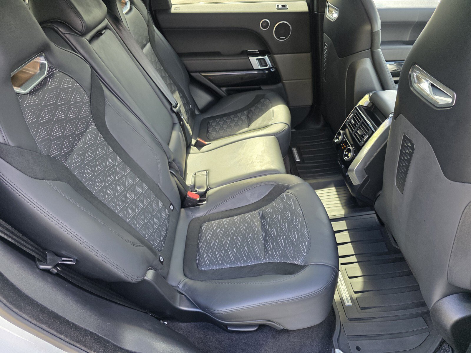 Certified 2022 Land Rover Range Rover Sport SVR AWD/4WD image 5