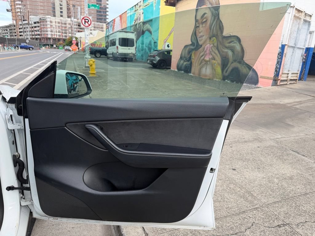 Used 2021 Tesla Model Y Long Range AWD/4WD image 10