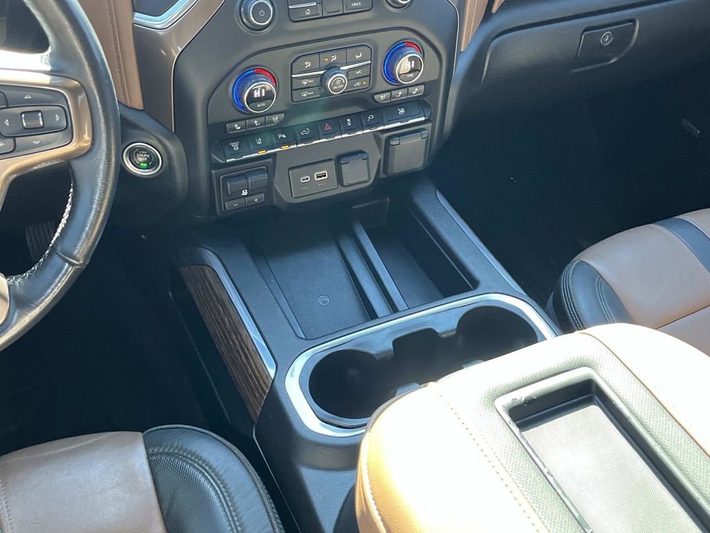 Used 2020 Chevrolet Silverado 3500 High Country image 14