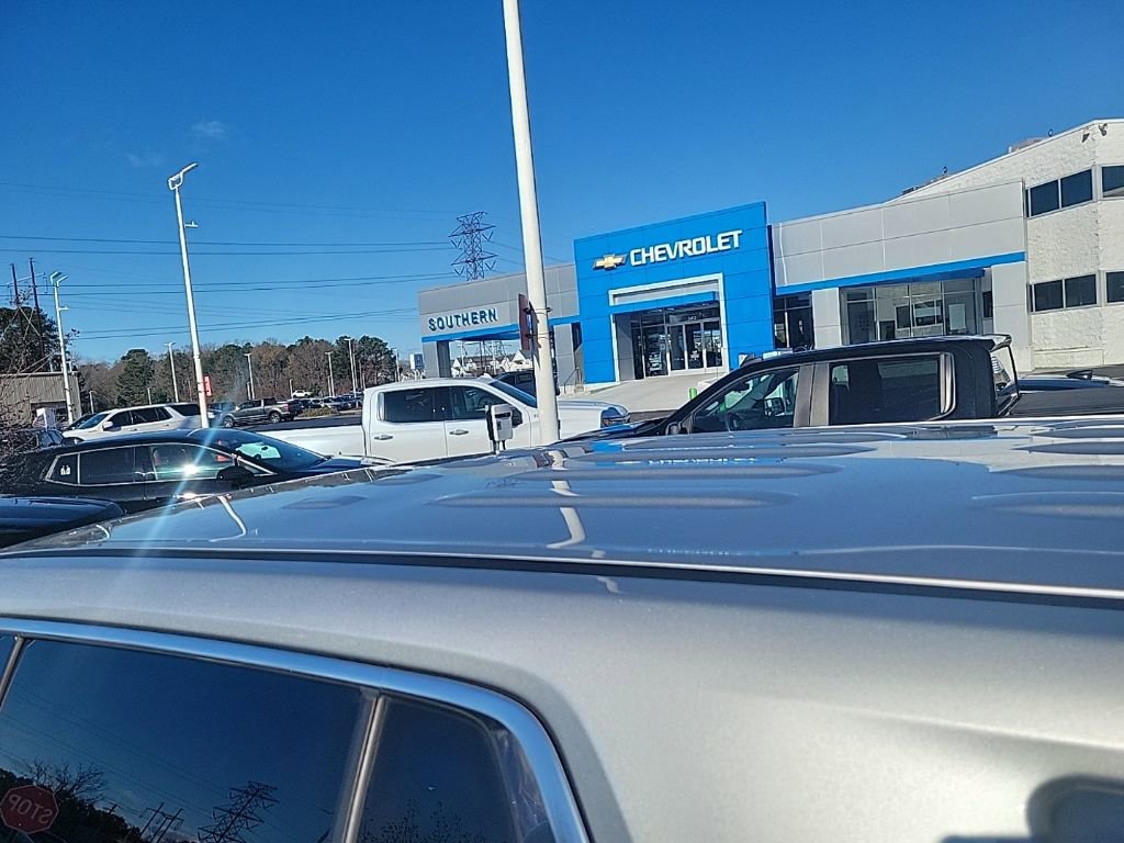 Used 2021 Chevrolet Traverse LS image 17