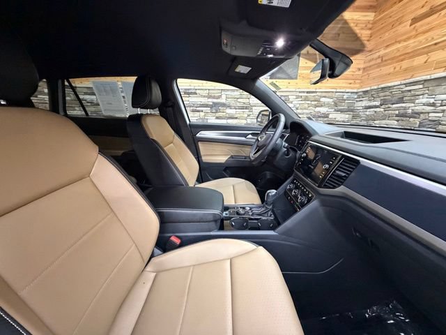 Used 2023 Volkswagen Atlas Cross Sport SE AWD/4WD image 14