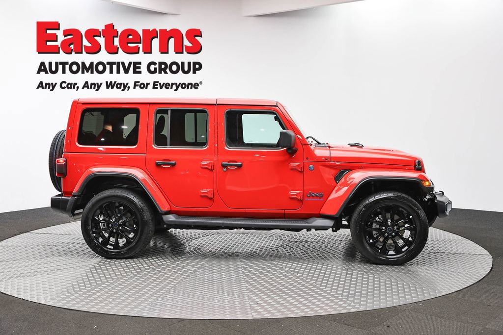 Used 2025 Jeep Wrangler Unlimited Sahara image 4