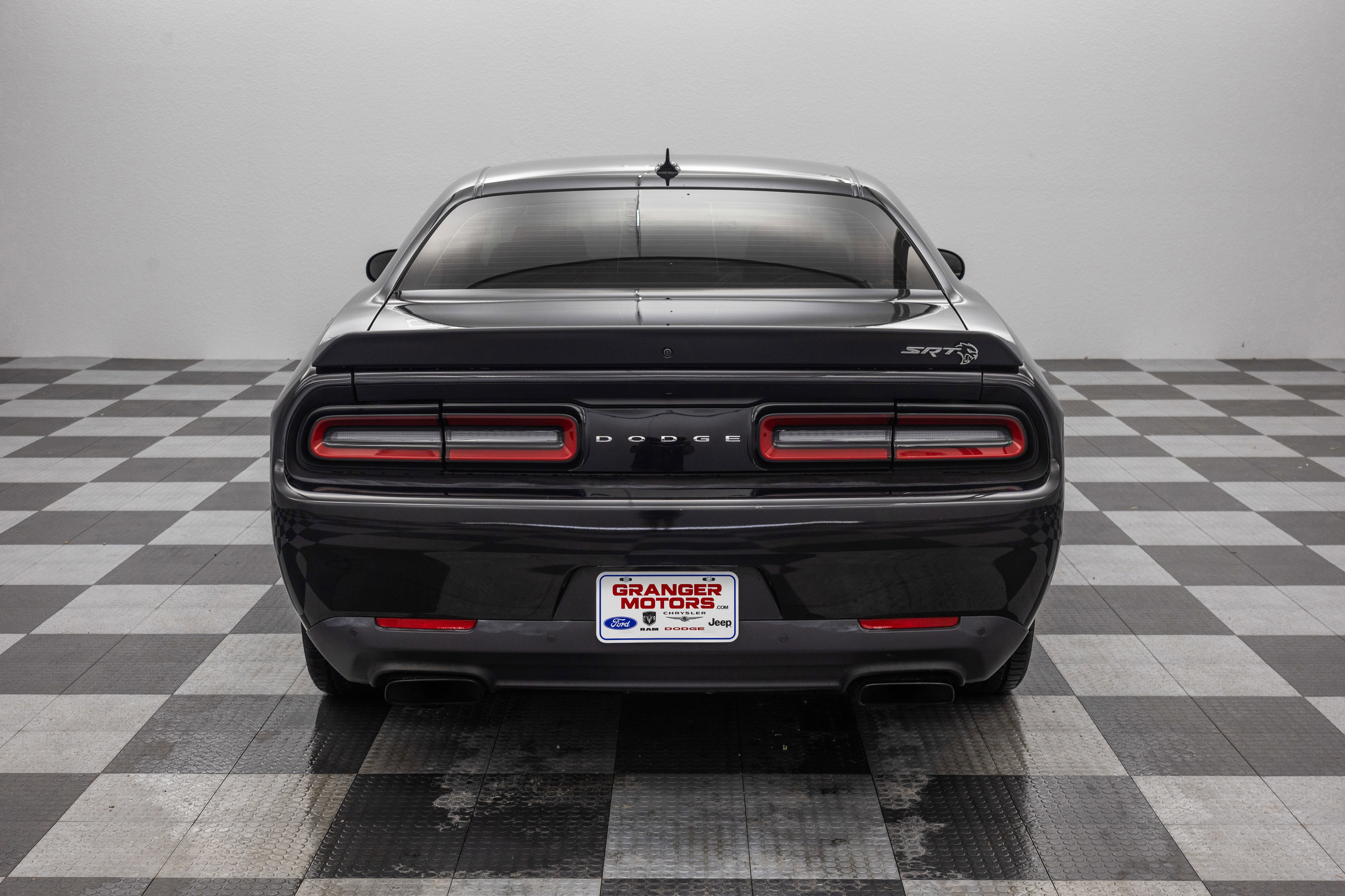 Used 2015 Dodge Challenger SRT Hellcat image 9