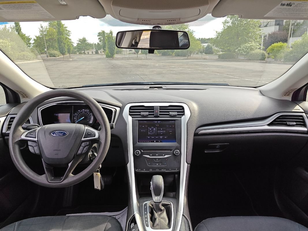 Used 2013 Ford Fusion SE FWD image 6