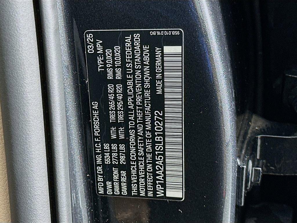 Certified 2025 Porsche Macan image 35