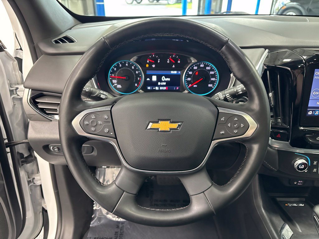 Used 2023 Chevrolet Traverse LT w/ LT Premium Package AWD/4WD image 14