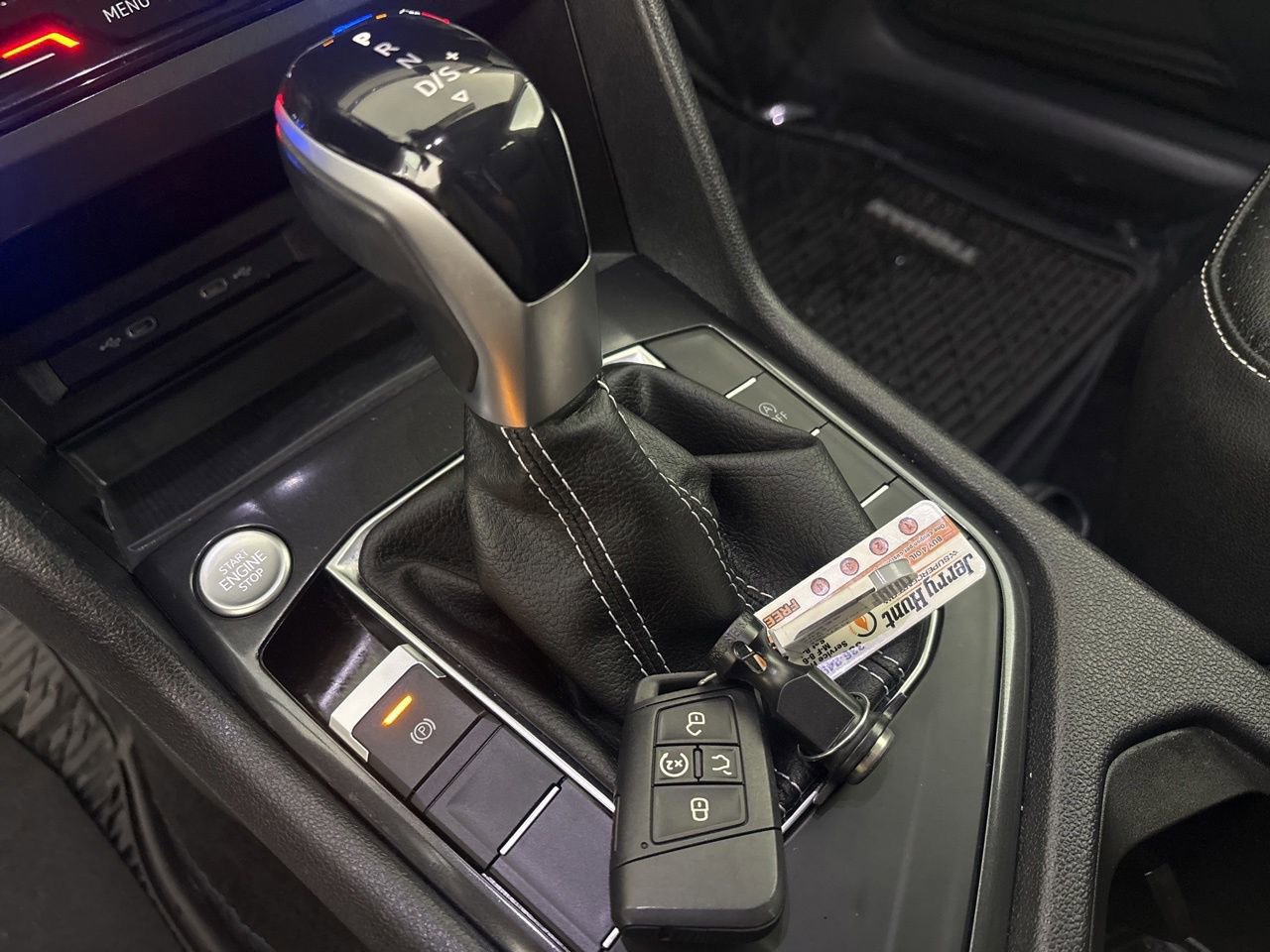Used 2023 Volkswagen Tiguan SE w/ Panoramic Sunroof Package FWD image 17