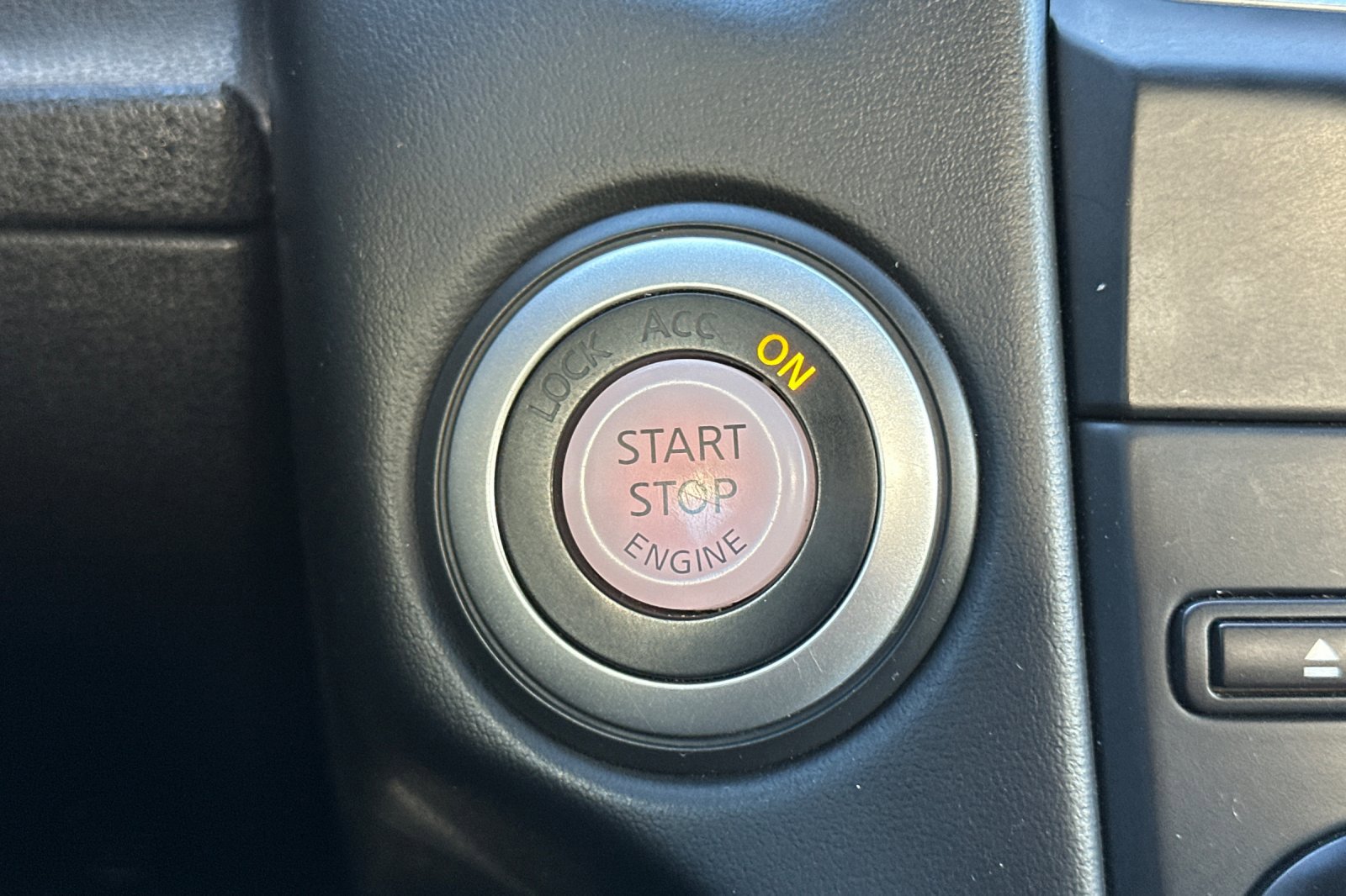 Used 2014 Nissan 370Z Touring w/ Sport Package image 33