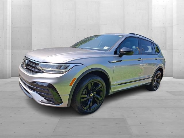 Certified 2024 Volkswagen Tiguan SE R-Line AWD/4WD image 3