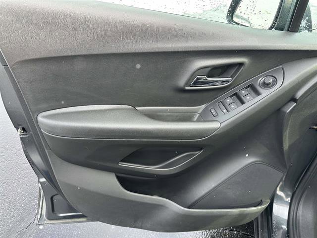 Used 2019 Chevrolet Trax LS image 9