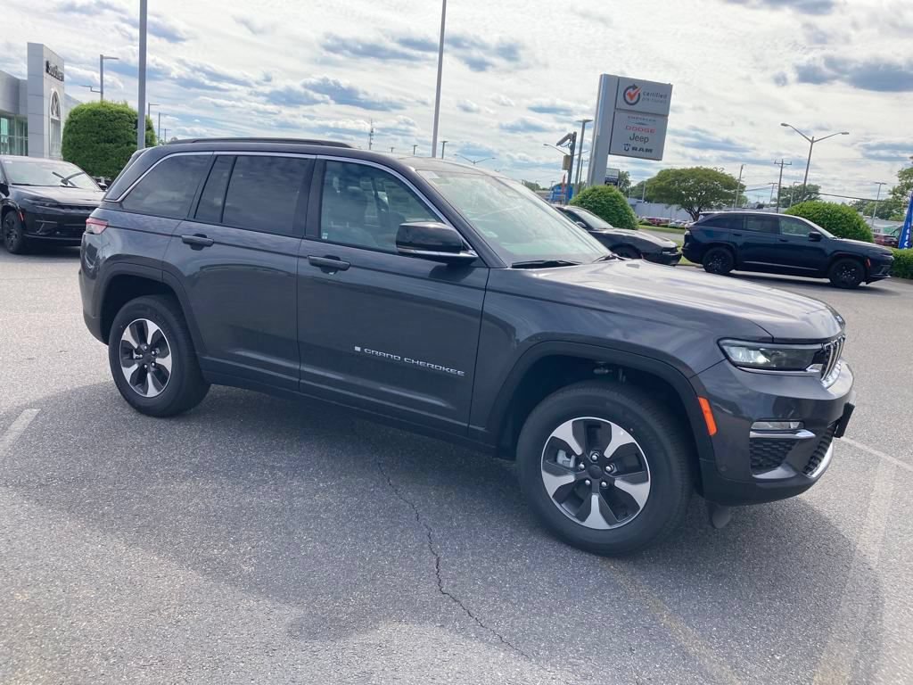 New 2024 Jeep Grand Cherokee Limited 4xe w/ Luxury Tech Group II AWD/4WD image 7