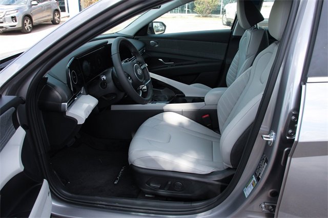 New 2025 Hyundai Elantra Limited image 8