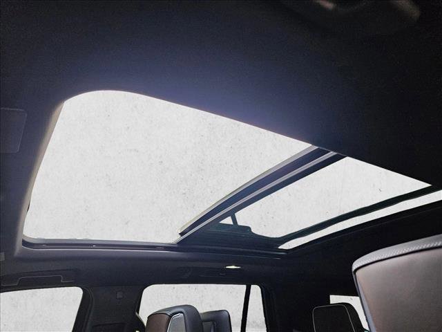 Used 2025 GMC Yukon Denali Ultimate image 17