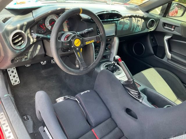 Used 2017 Toyota 86 RWD image 4