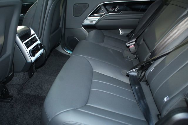 New 2026 Land Rover Range Rover Long Wheelbase SE image 5