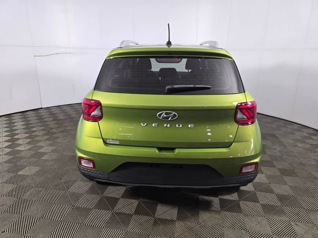 Used 2023 Hyundai Venue SEL image 6