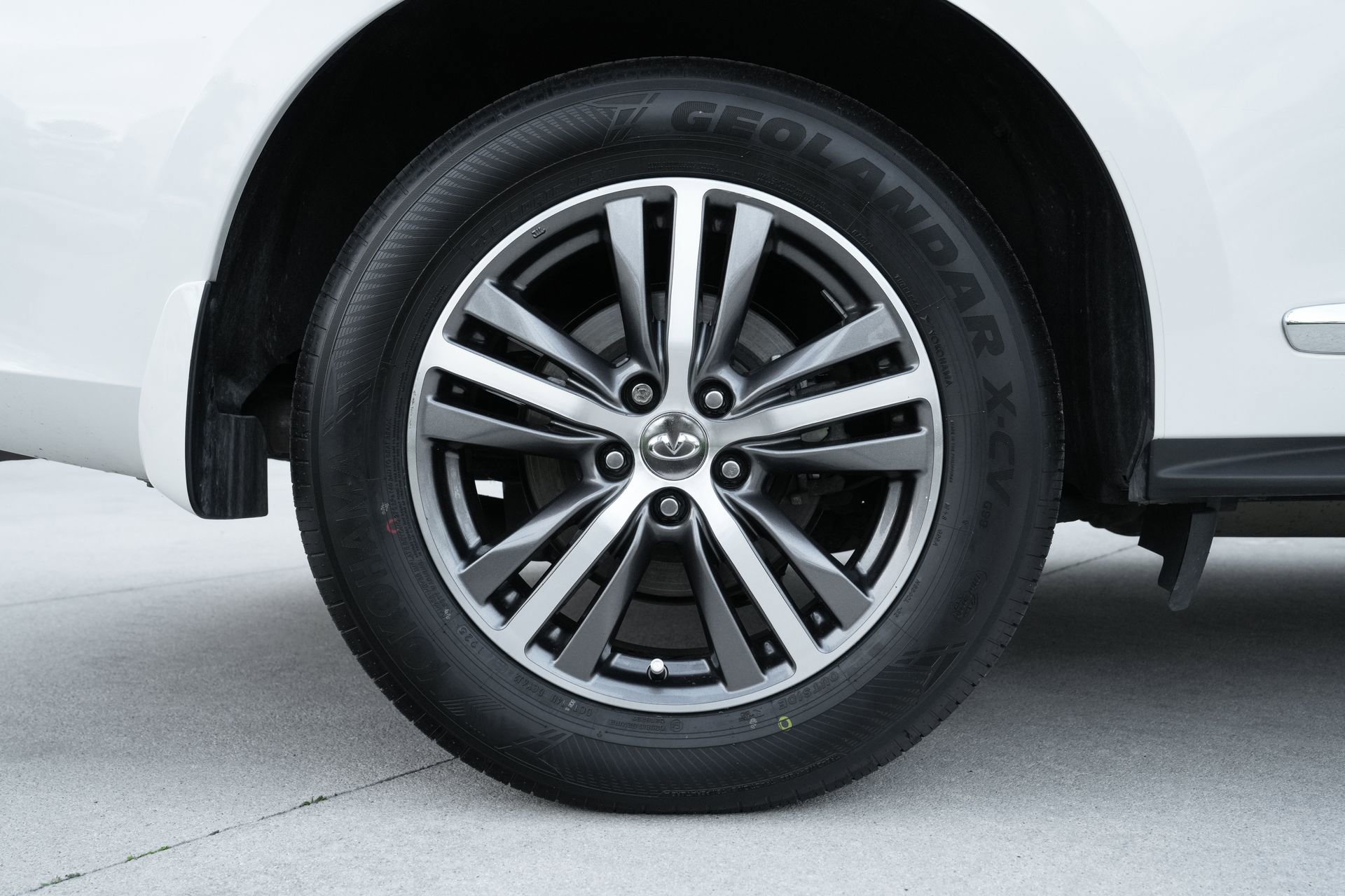 Used 2019 INFINITI QX60 Luxe w/ Essential Package image 26