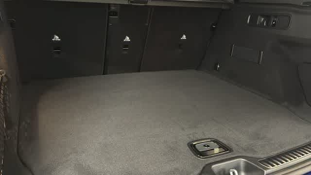 Used 2026 Mercedes-Benz GLC 300 4MATIC image 31