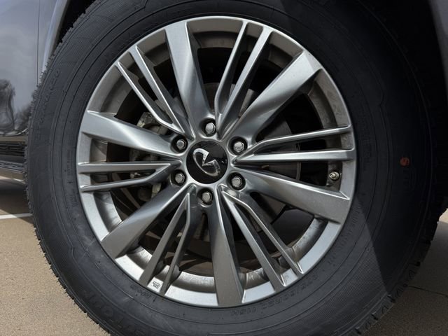 Used 2024 INFINITI QX80 Luxe image 11