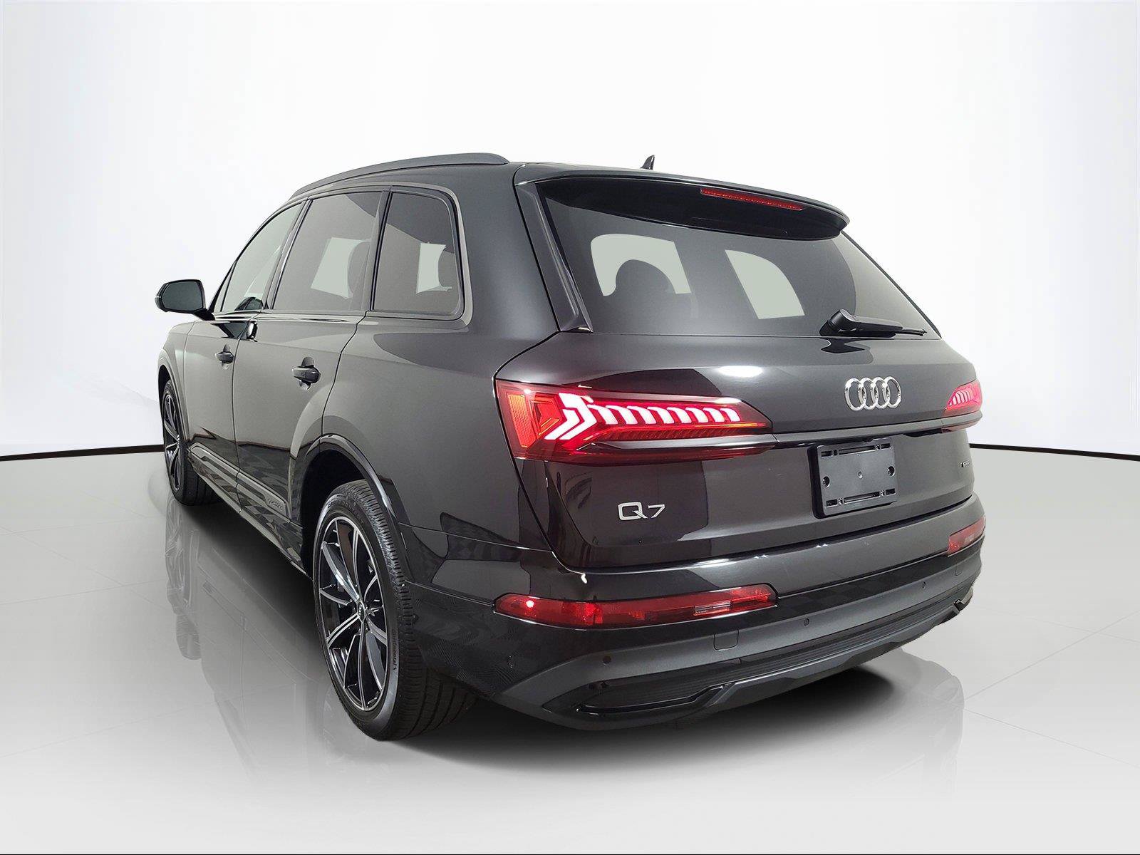 Used 2023 Audi Q7 3.0T Premium Plus AWD/4WD image 4