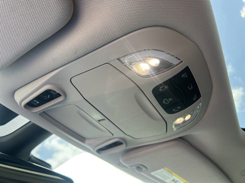 Used 2019 Chrysler Pacifica Limited w/ Tire & Wheel Group image 45