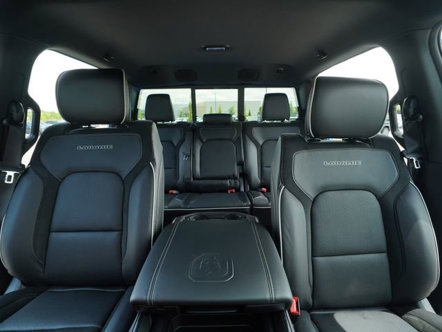 New 2026 RAM 1500 Laramie w/ Night Edition AWD/4WD image 32