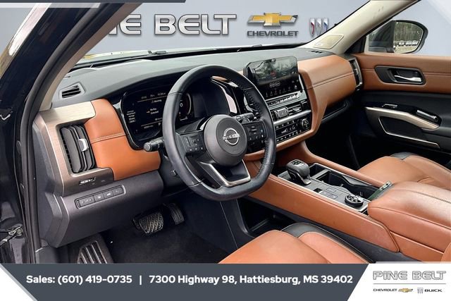 Used 2023 Nissan Pathfinder Platinum w/ Cargo Package image 12