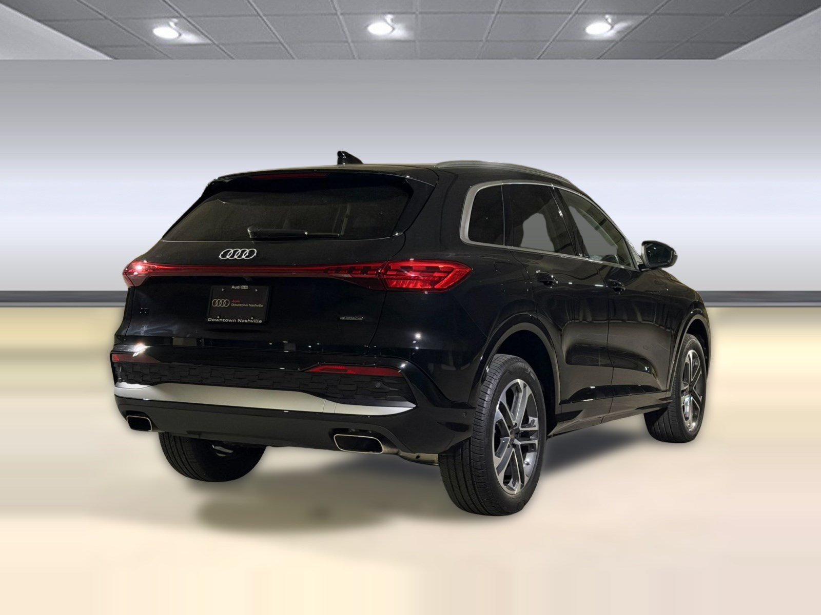 Certified 2025 Audi Q5 Premium w/ Convenience Package AWD/4WD image 9