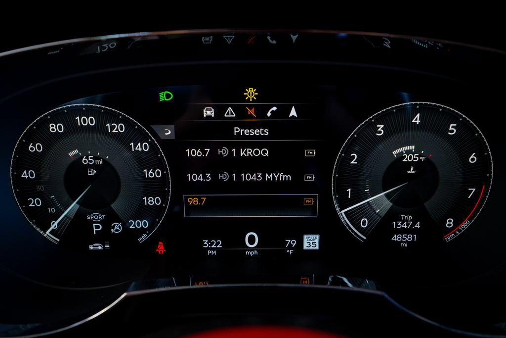 Used 2022 Bentley Bentayga AWD/4WD image 38
