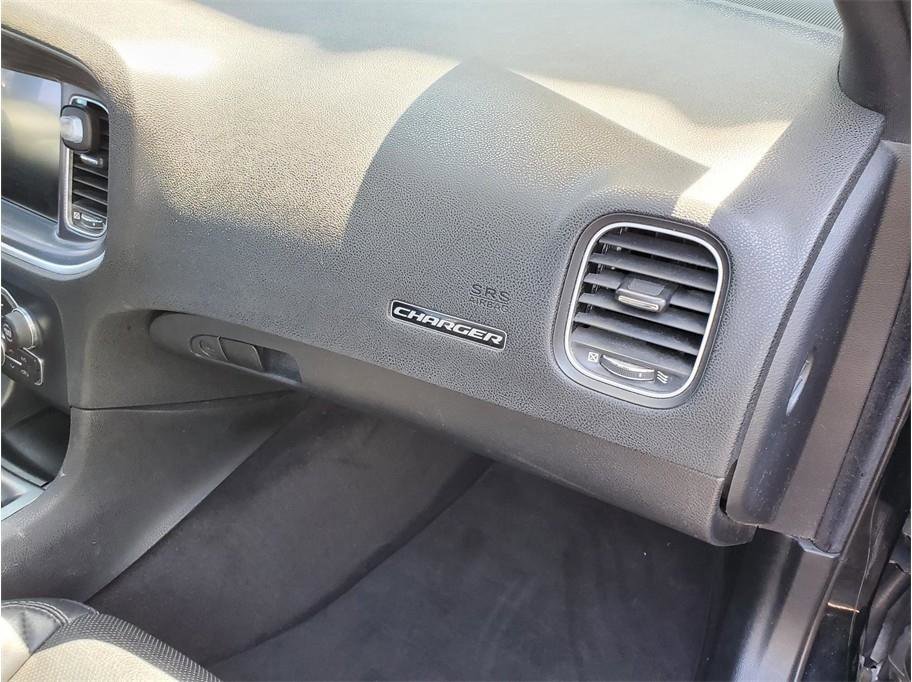 Used 2016 Dodge Charger SRT w/ Harman/Kardon Audio Group RWD image 42
