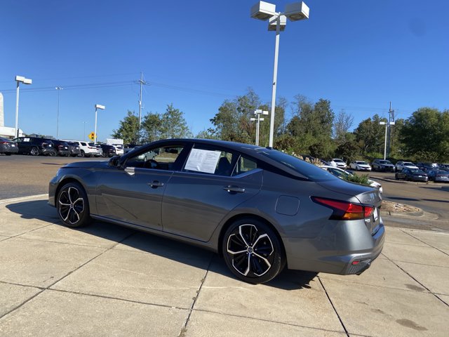 Used 2025 Nissan Altima 2.5 SR FWD image 10
