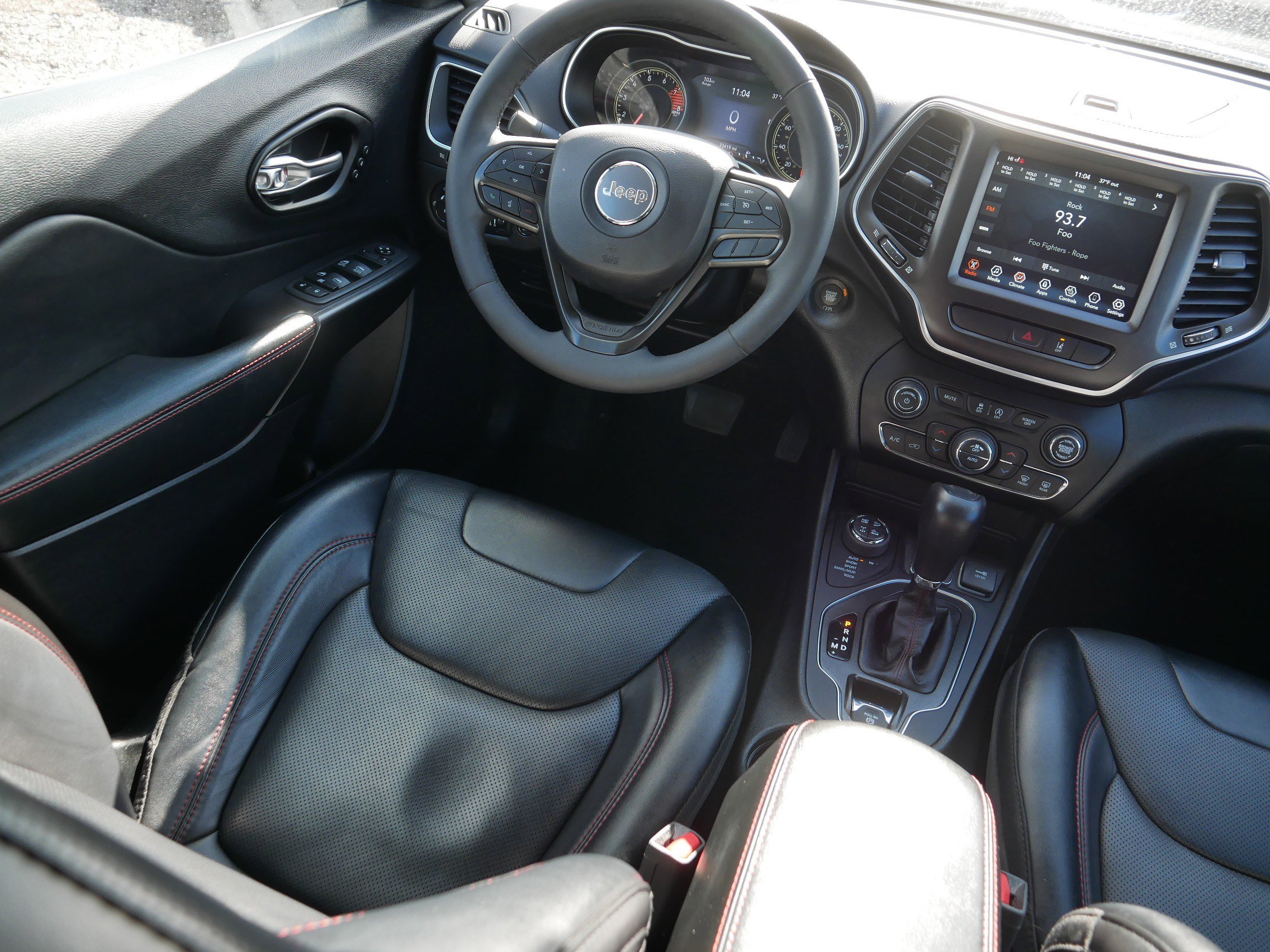 Used 2022 Jeep Cherokee Trailhawk w/ Premium Leather Package AWD/4WD image 9