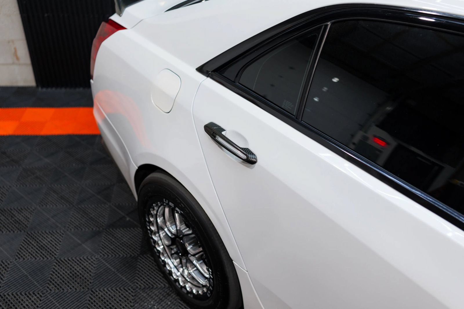 Used 2016 Cadillac CTS V w/ Luxury Package RWD image 7