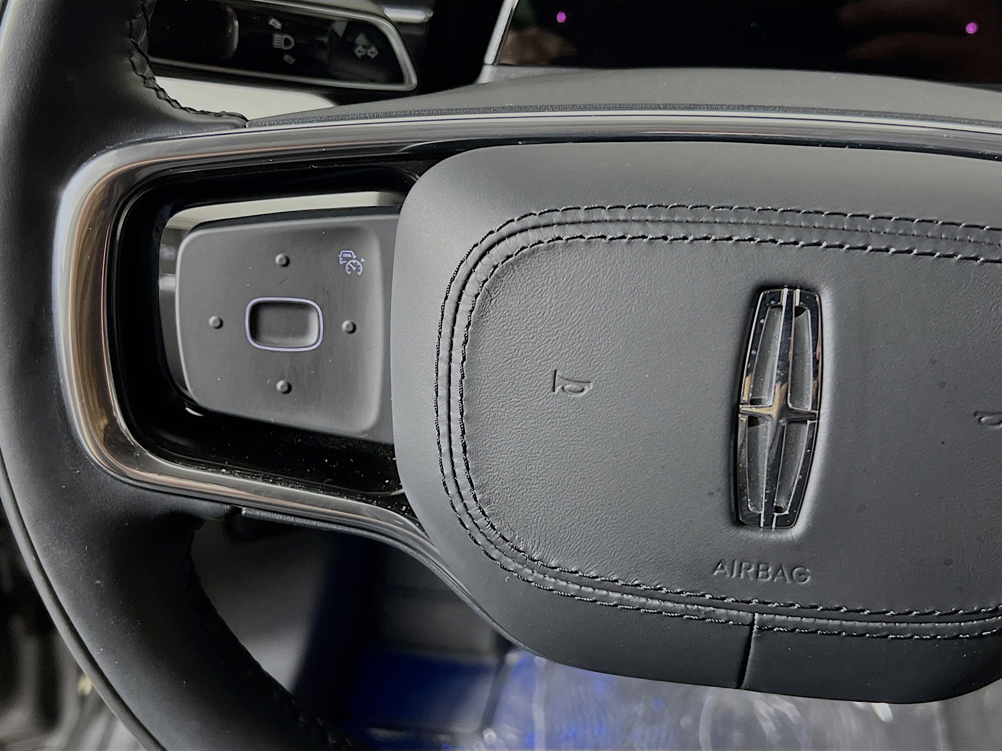 Used 2025 Lincoln Nautilus Reserve AWD/4WD image 19