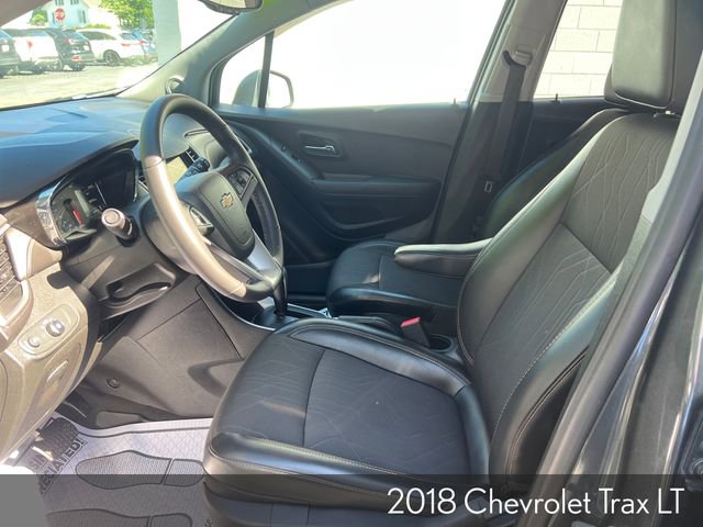 Used 2018 Chevrolet Trax LT w/ LT Convenience Package AWD/4WD image 11