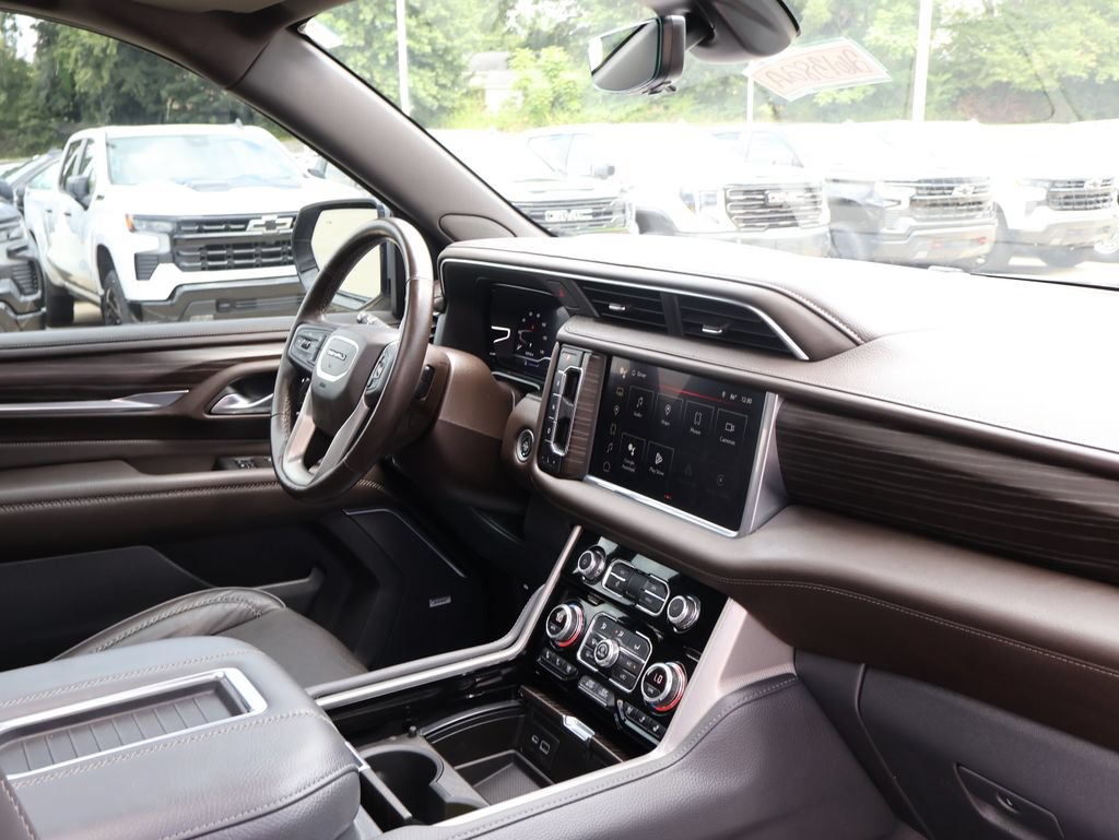 Used 2022 GMC Yukon Denali w/ Denali Premium Package AWD/4WD image 46