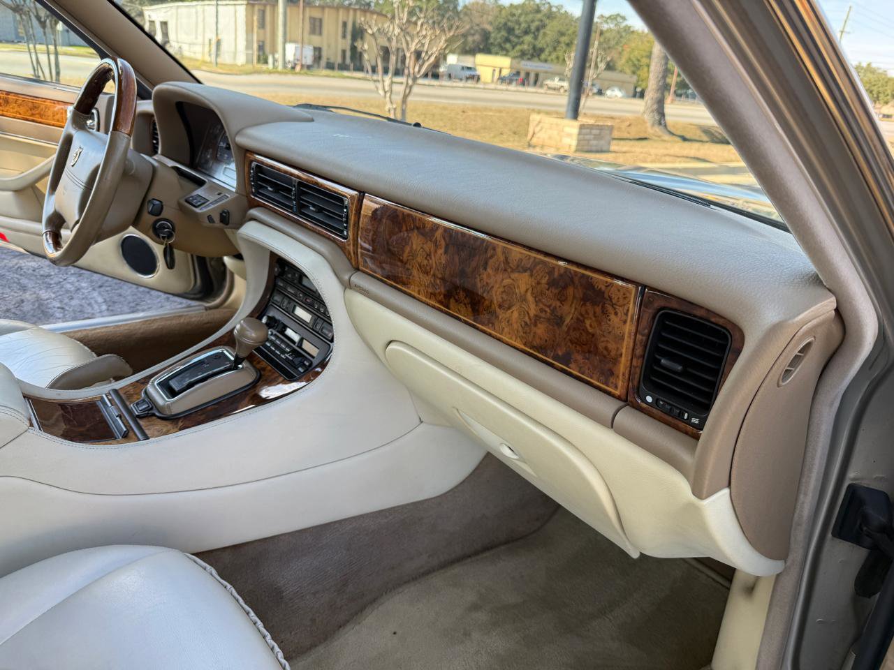 Used 1997 Jaguar XJ Vanden Plas Vanden Plas image 25