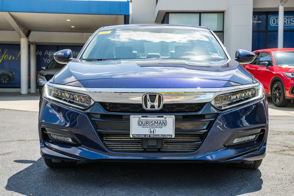 Used 2018 Honda Accord Touring image 2
