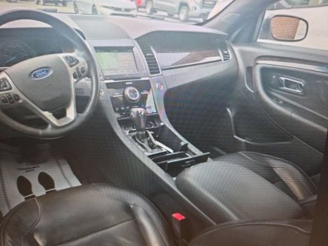 Used 2017 Ford Taurus Limited AWD/4WD image 8